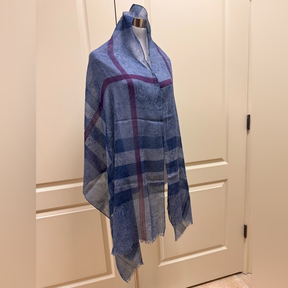 100% Authentic Burberry lightweight cashmere blend scarf delicate - Picture 3 of 8